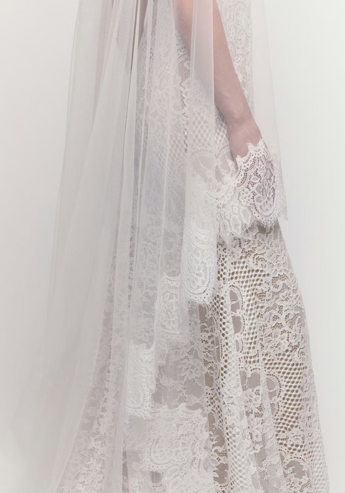 Pilar Veil